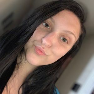 Meet your Posher, Alyssa